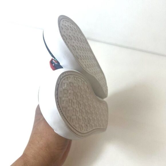 NEW Tommy Hilfiger Toddler Girls Sneakers Blue/Red Floral Size 7 Lace Up Low Top - Picture 5 of 10